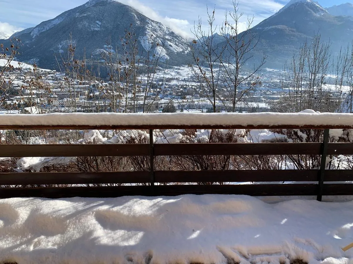 Studio sympa avec terrasse , maxi 4 pers.Briançon Apartamento