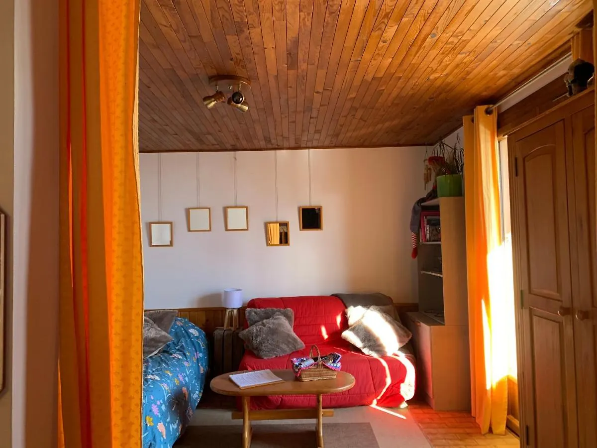 Studio sympa avec terrasse , maxi 4 pers.Briançon Apartamento