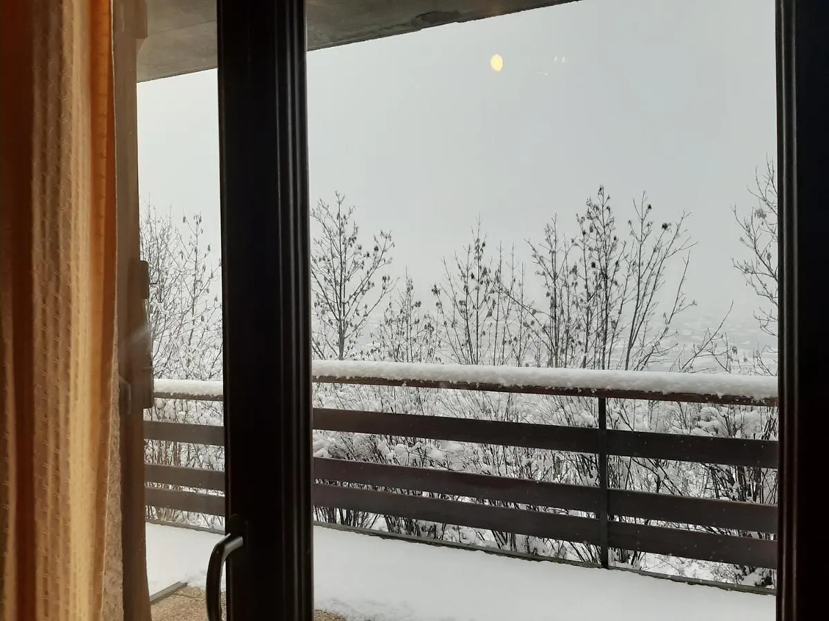Studio sympa avec terrasse , maxi 4 pers.Briançon